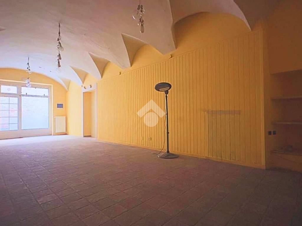 negozio in vendita a Novi Ligure