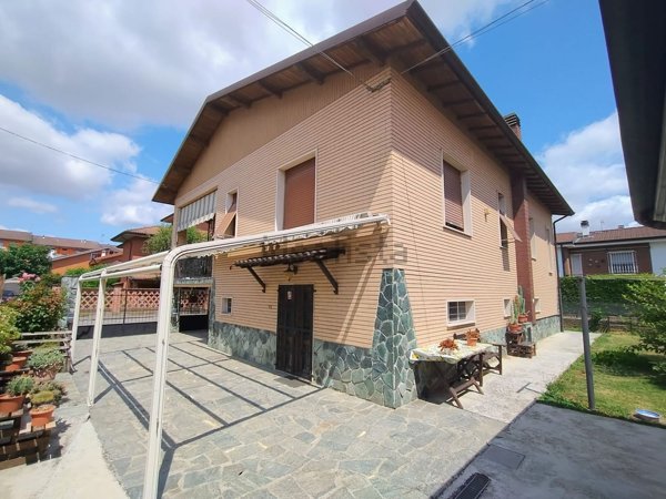 casa indipendente in vendita a Novi Ligure