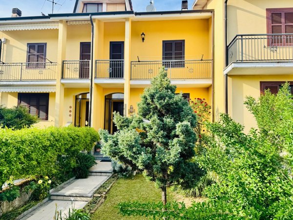 casa indipendente in vendita a Novi Ligure