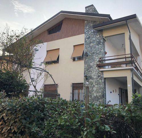 casa indipendente in vendita a Novi Ligure