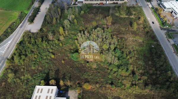 terreno industriale in vendita a Novi Ligure