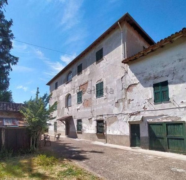 pentavano in vendita a Novi Ligure in zona Merella