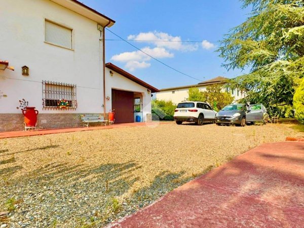 casa indipendente in vendita a Novi Ligure