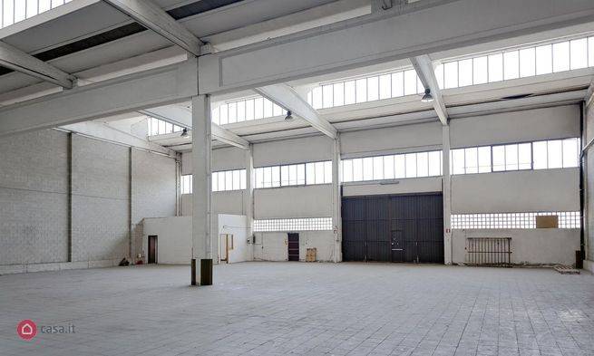 capannone in vendita a Novi Ligure