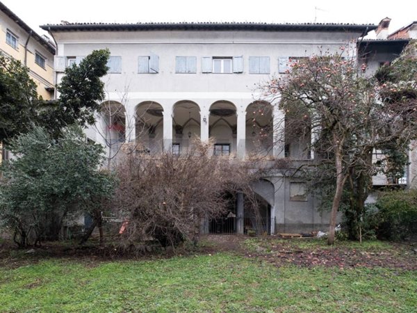 casa indipendente in vendita a Novi Ligure