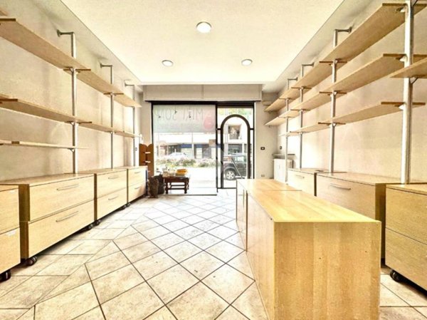 negozio in vendita a Novi Ligure