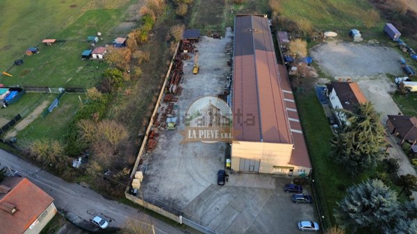 capannone in vendita a Novi Ligure