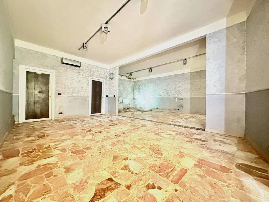 negozio in vendita a Novi Ligure
