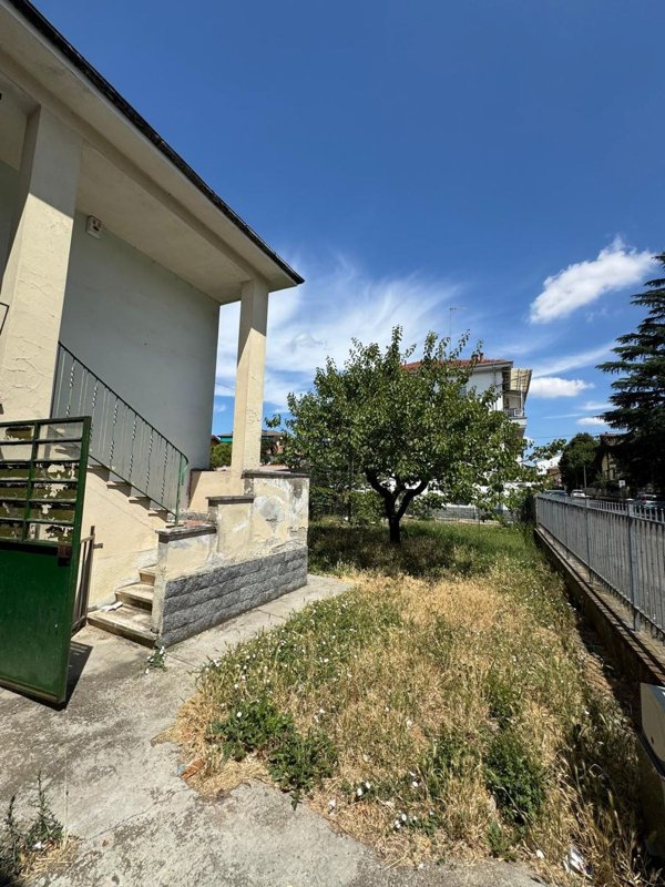 casa indipendente in vendita a Novi Ligure