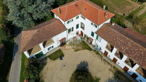 casa indipendente in vendita a Novi Ligure
