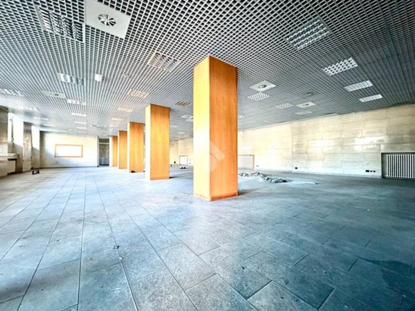 locale commerciale in vendita a Novi Ligure