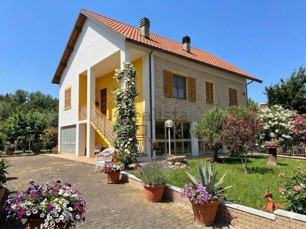 casa indipendente in vendita a Novi Ligure