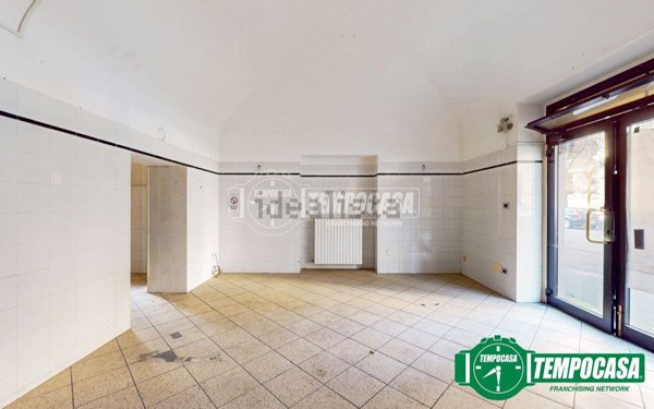 locale commerciale in vendita a Novi Ligure