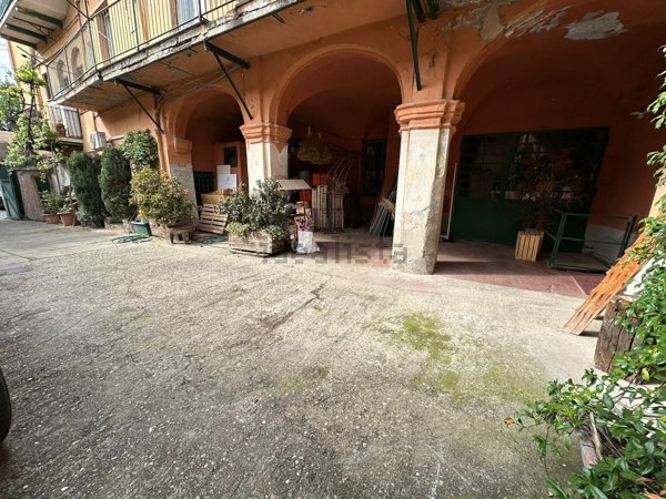 locale commerciale in vendita a Novi Ligure