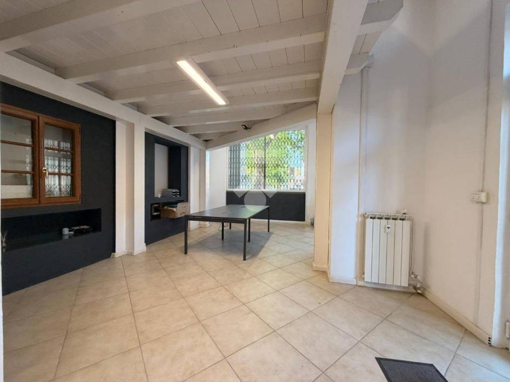 negozio in vendita a Novi Ligure
