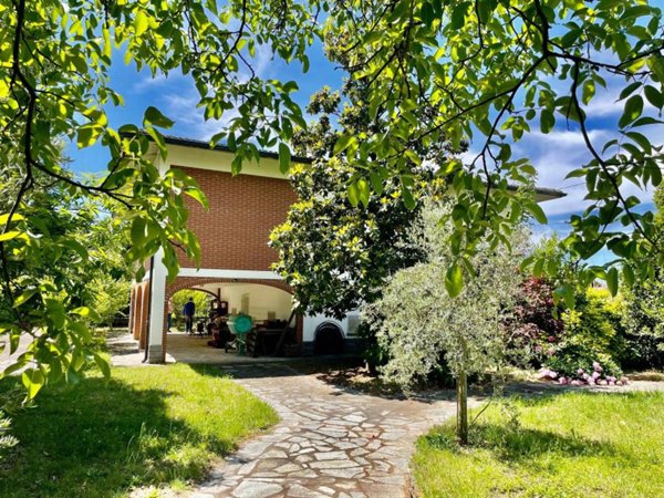 casa indipendente in vendita a Novi Ligure