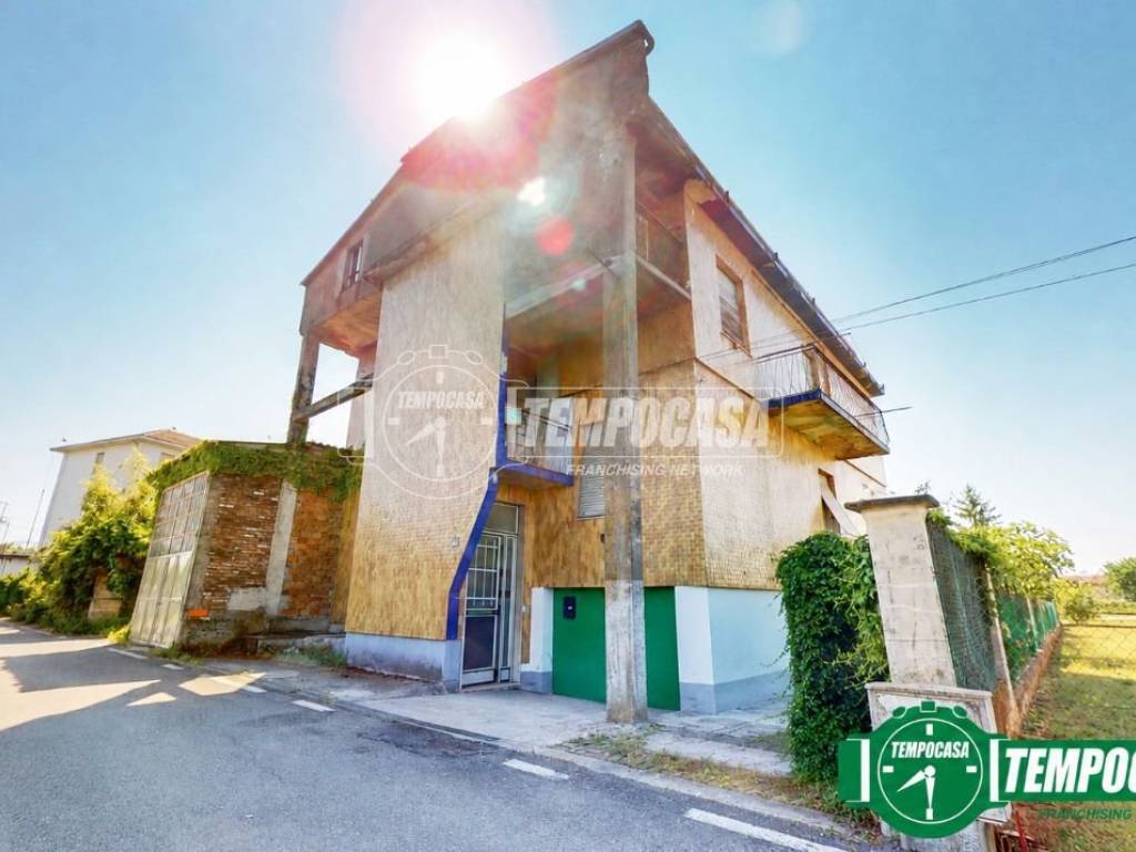 intera palazzina in vendita a Novi Ligure