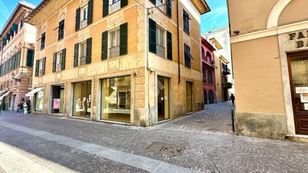 negozio in vendita a Novi Ligure