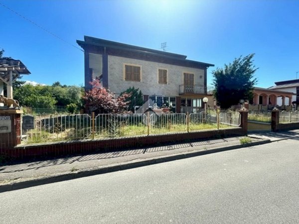 casa indipendente in vendita a Novi Ligure