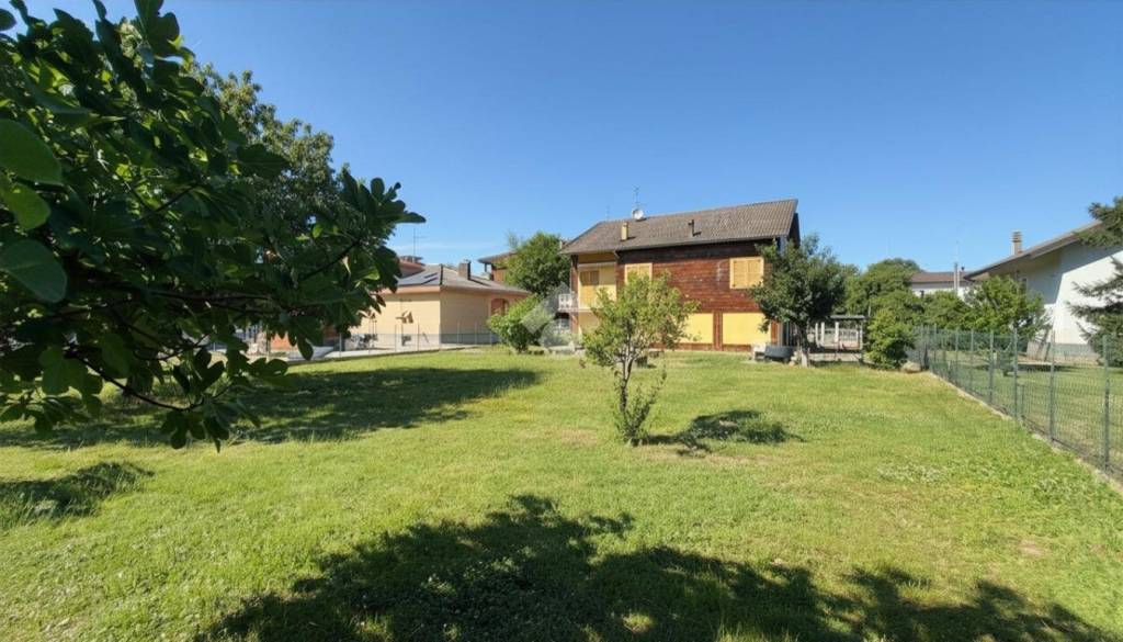 casa indipendente in vendita a Novi Ligure