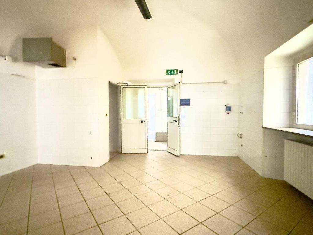 negozio in vendita a Novi Ligure