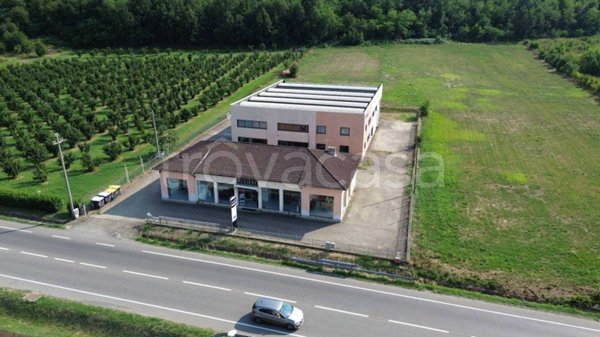 locale commerciale in vendita a Novi Ligure in zona Barbellotta