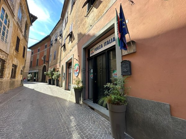 locale commerciale in vendita a Novi Ligure