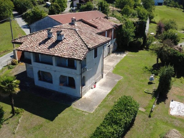 casa indipendente in vendita ad Odalengo Grande