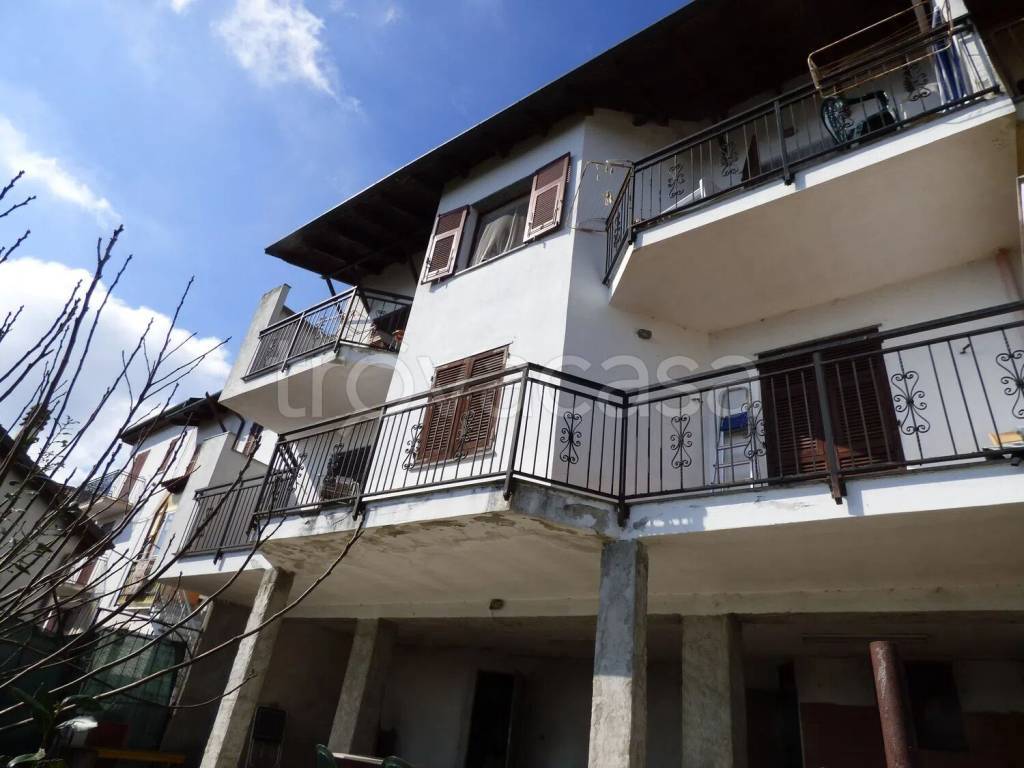 casa indipendente in vendita ad Orsara Bormida in zona Piano