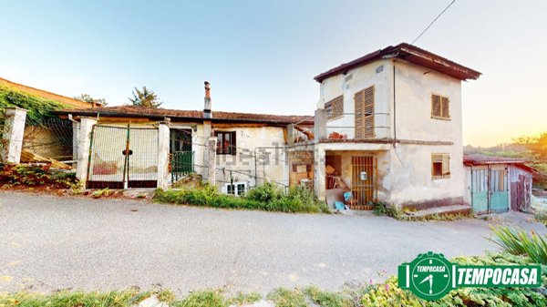casa semindipendente in vendita ad Orsara Bormida in zona Piano