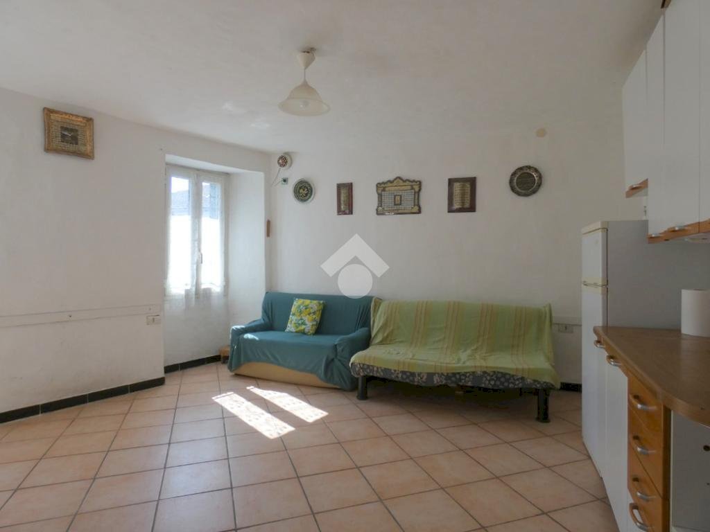 casa semindipendente in vendita ad Orsara Bormida in zona Piano