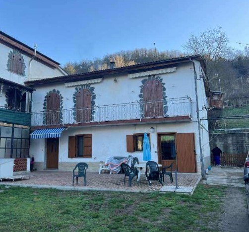 casa indipendente in vendita ad Orsara Bormida