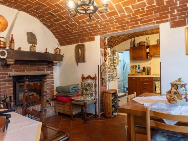 casa indipendente in vendita ad Orsara Bormida in zona Piano