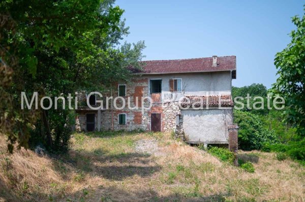casa indipendente in vendita ad Orsara Bormida in zona Piano