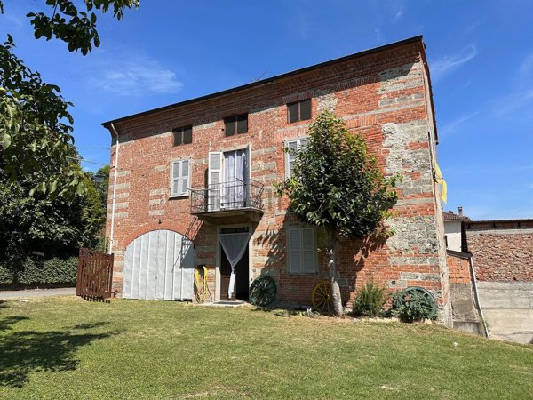 casa indipendente in vendita ad Orsara Bormida