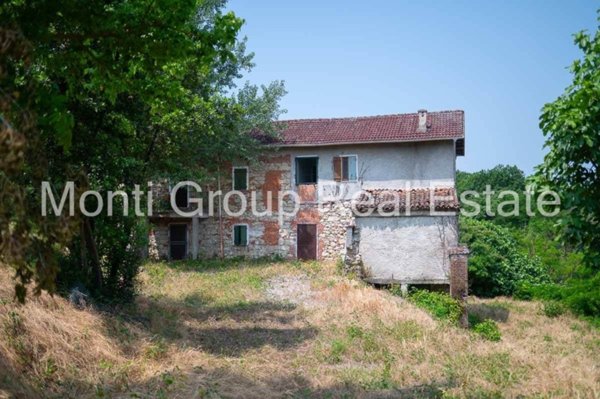casa indipendente in vendita ad Orsara Bormida in zona Piano