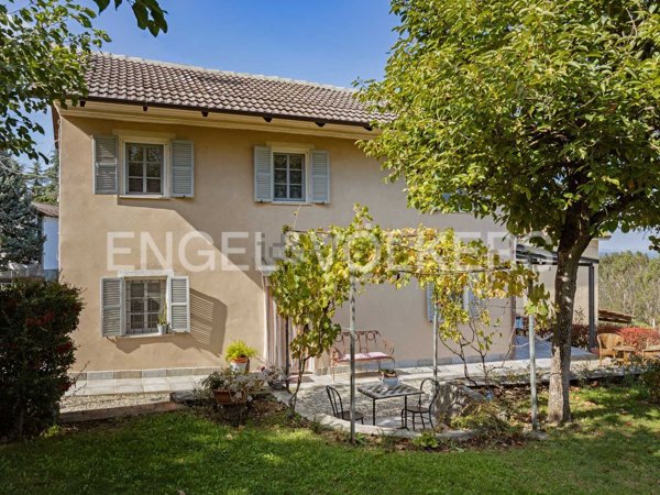 casa indipendente in vendita ad Orsara Bormida in zona Piano
