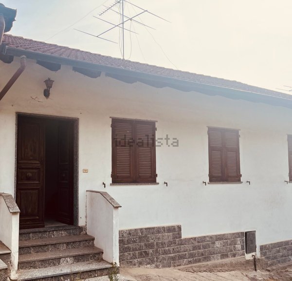 appartamento in vendita ad Orsara Bormida in zona Piano