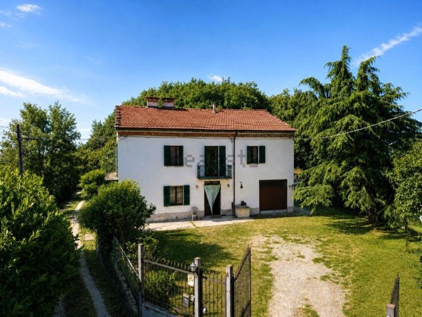 casa indipendente in vendita ad Orsara Bormida in zona Piano