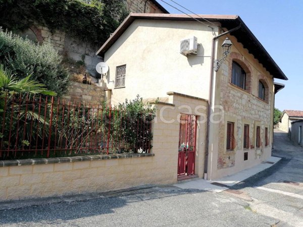 casa indipendente in vendita ad Ottiglio