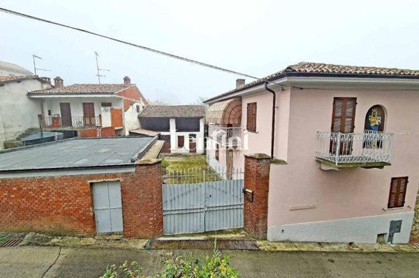 casa indipendente in vendita ad Ottiglio