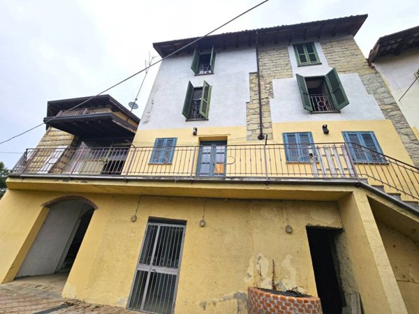 casa indipendente in vendita ad Ottiglio