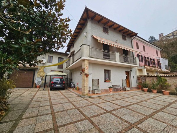 casa indipendente in vendita ad Ottiglio