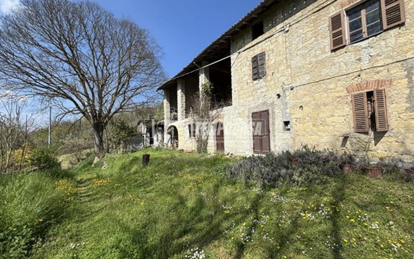 casale in vendita ad Ottiglio in zona Moleto