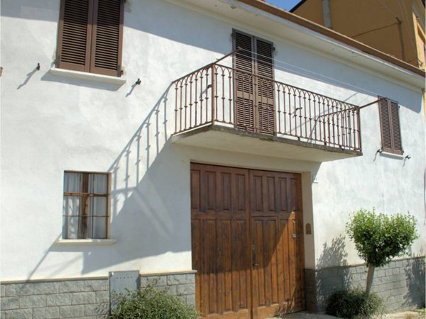 casa indipendente in vendita ad Ottiglio