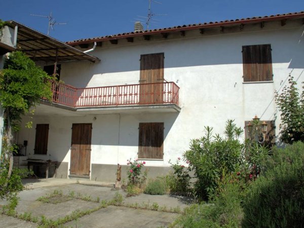 casa indipendente in vendita ad Ottiglio