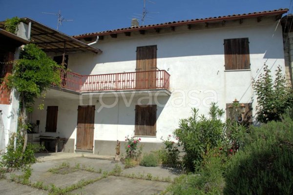 casa indipendente in vendita ad Ottiglio