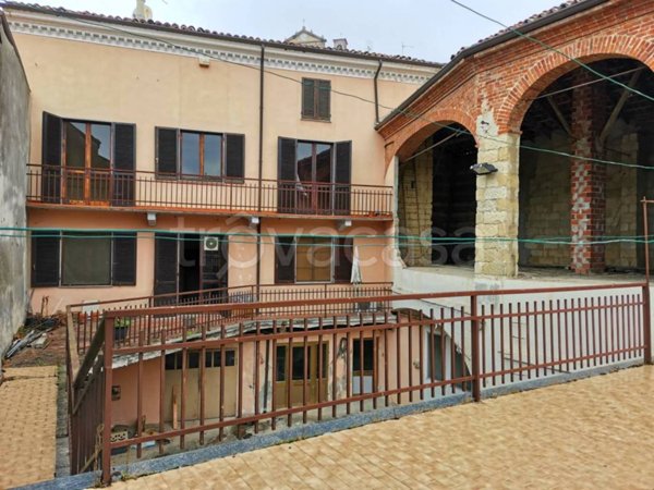 casa indipendente in vendita ad Ottiglio