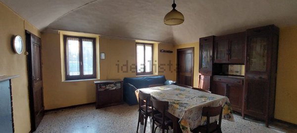 casa indipendente in vendita ad Ottiglio