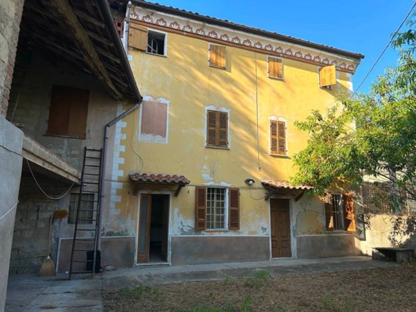casa indipendente in vendita ad Ottiglio in zona Moleto